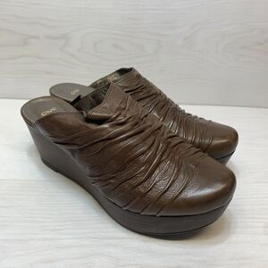 One of 2 Mule Wedges Womens Size 9 Brown Ruched Leather Slip On Platform Comfort